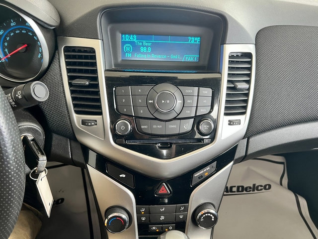 Used 2015 Chevrolet Cruze LT image 21