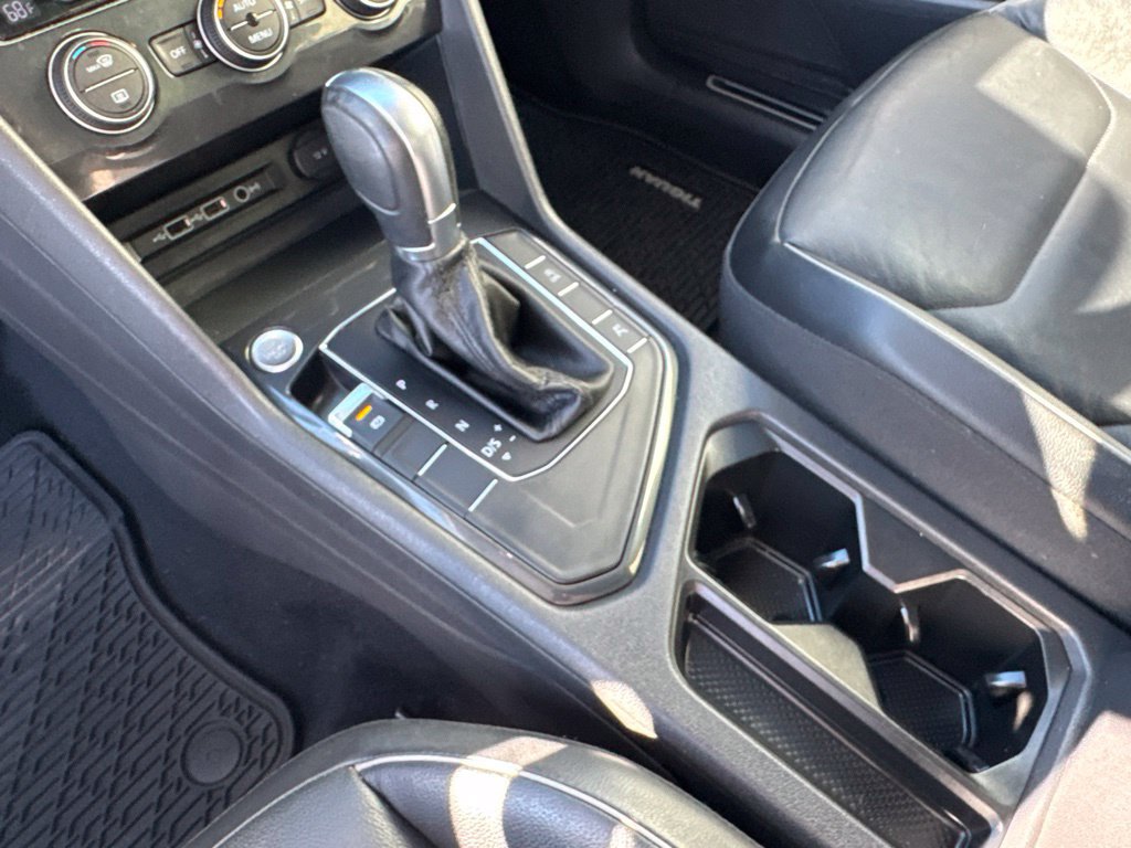 Used 2018 Volkswagen Tiguan SEL Premium FWD image 25