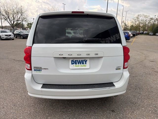 Used 2019 Dodge Grand Caravan GT image 4