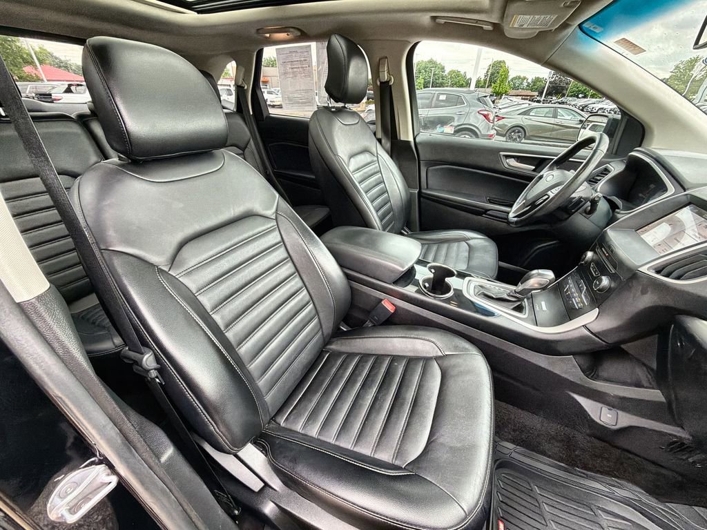 Used 2016 Ford Edge SEL w/ Equipment Group 201A AWD/4WD image 24