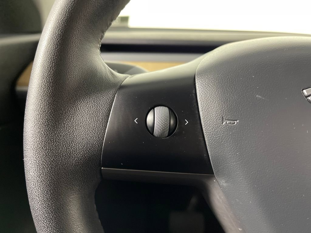Used 2021 Tesla Model Y Long Range image 26