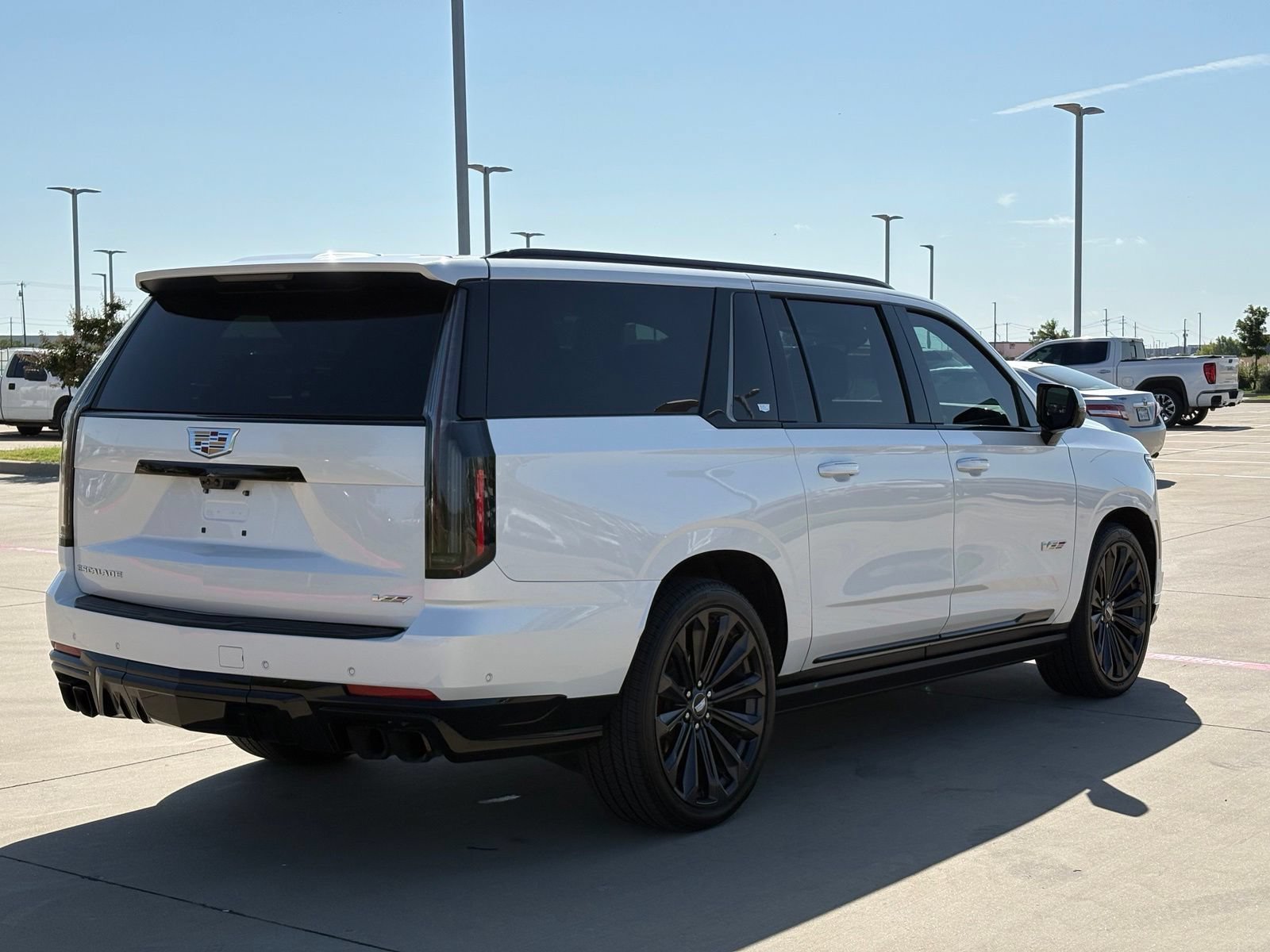 Certified 2025 Cadillac Escalade ESV V AWD/4WD image 7
