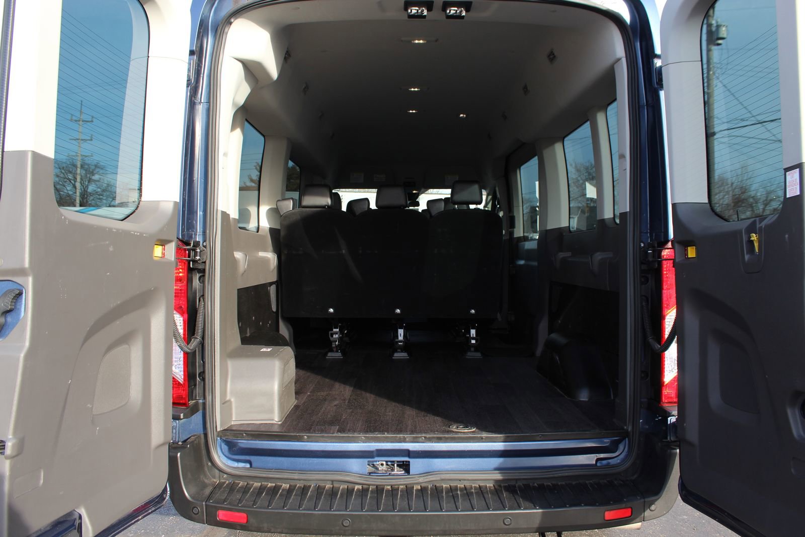 Used 2023 Ford Transit 350 XLT image 18