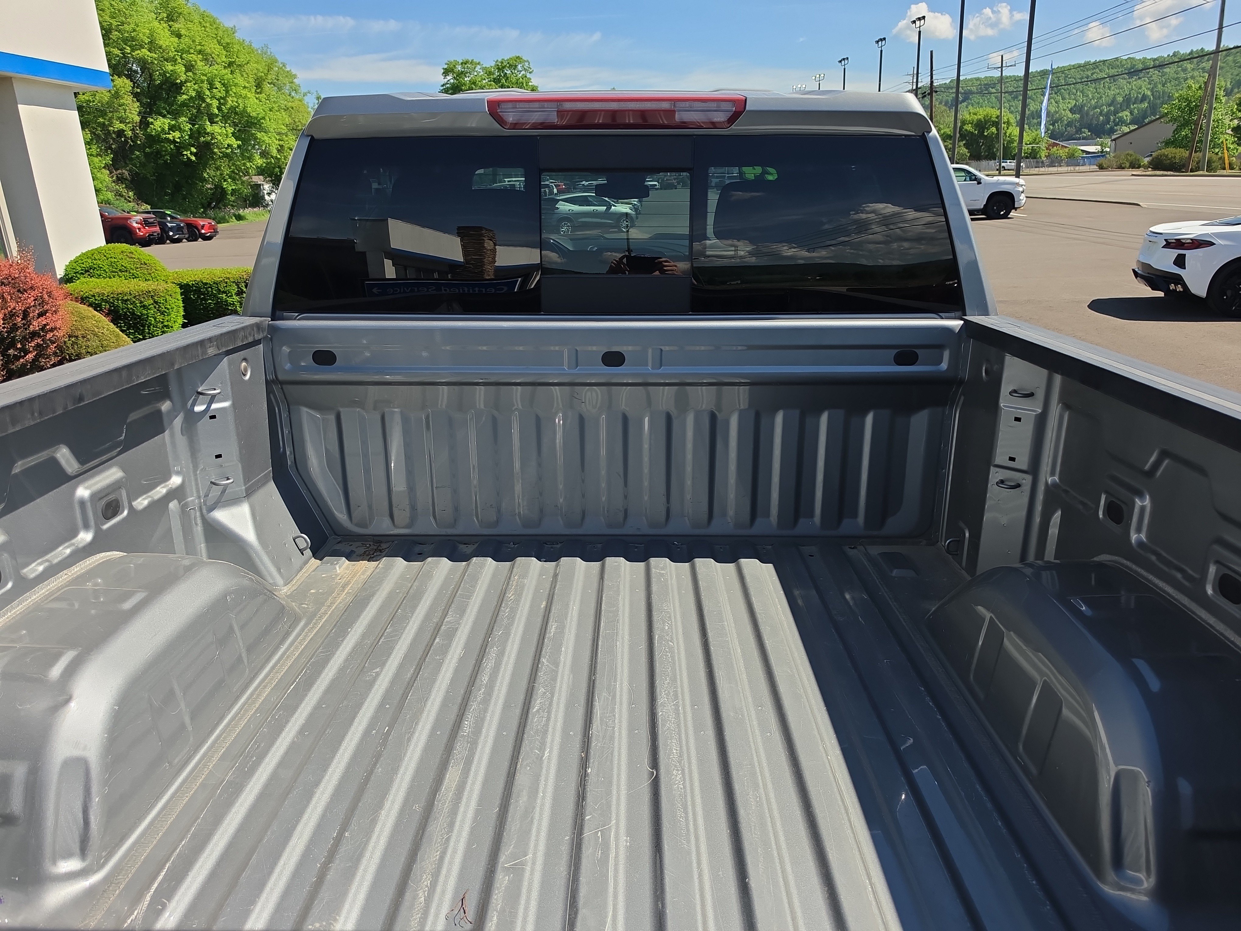 Used 2024 Chevrolet Silverado 1500 LT Trail Boss w/ Convenience Package II AWD/4WD image 5
