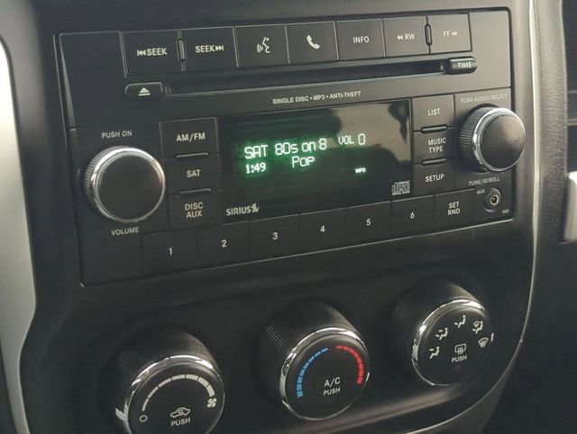 Used 2017 Jeep Compass Latitude FWD image 17