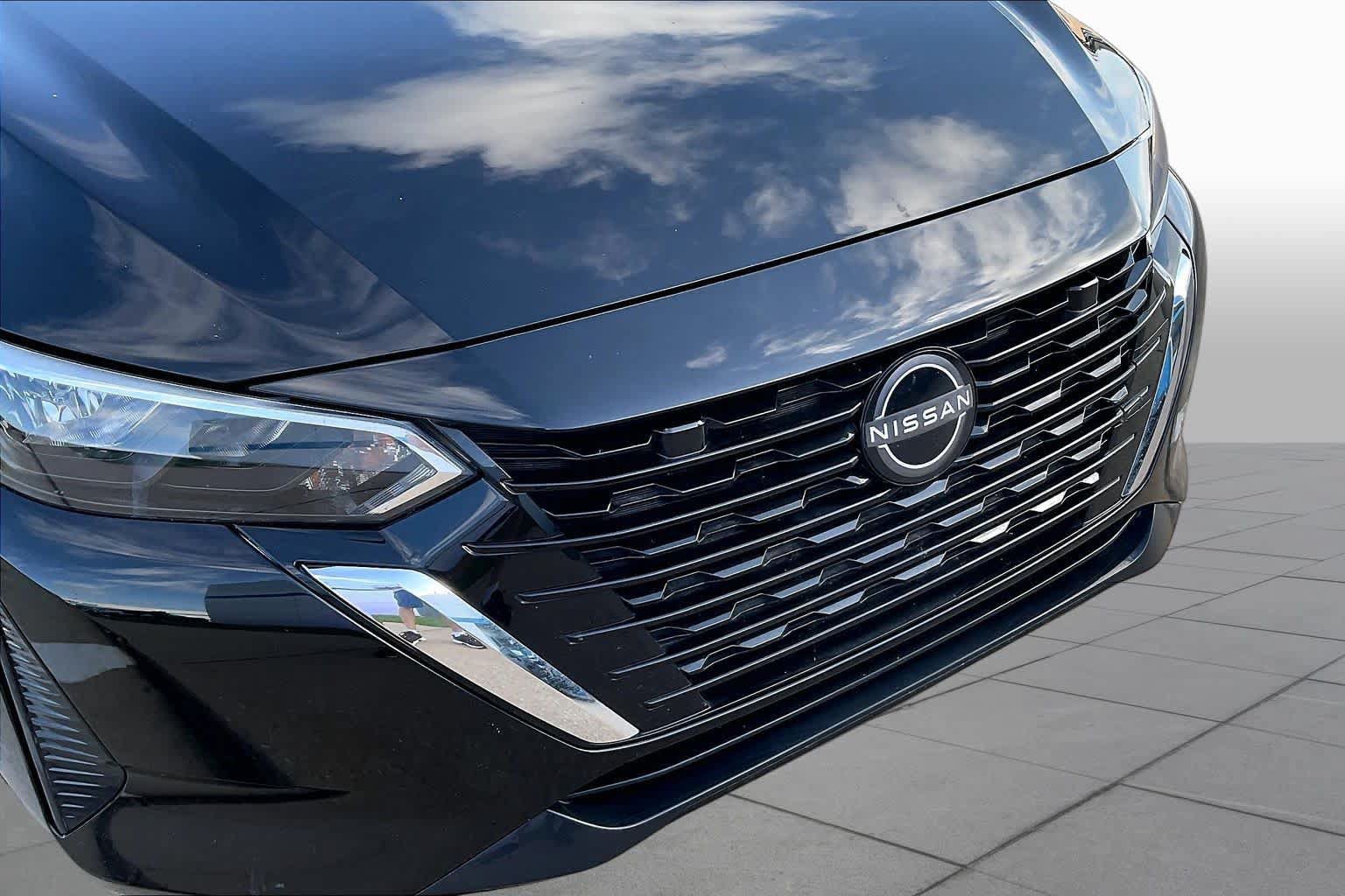 Used 2025 Nissan Sentra SV FWD image 28