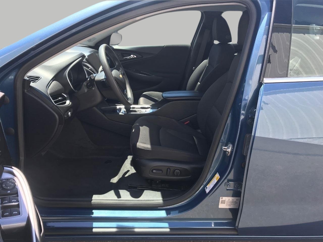 Used 2024 Chevrolet Malibu LT FWD image 38