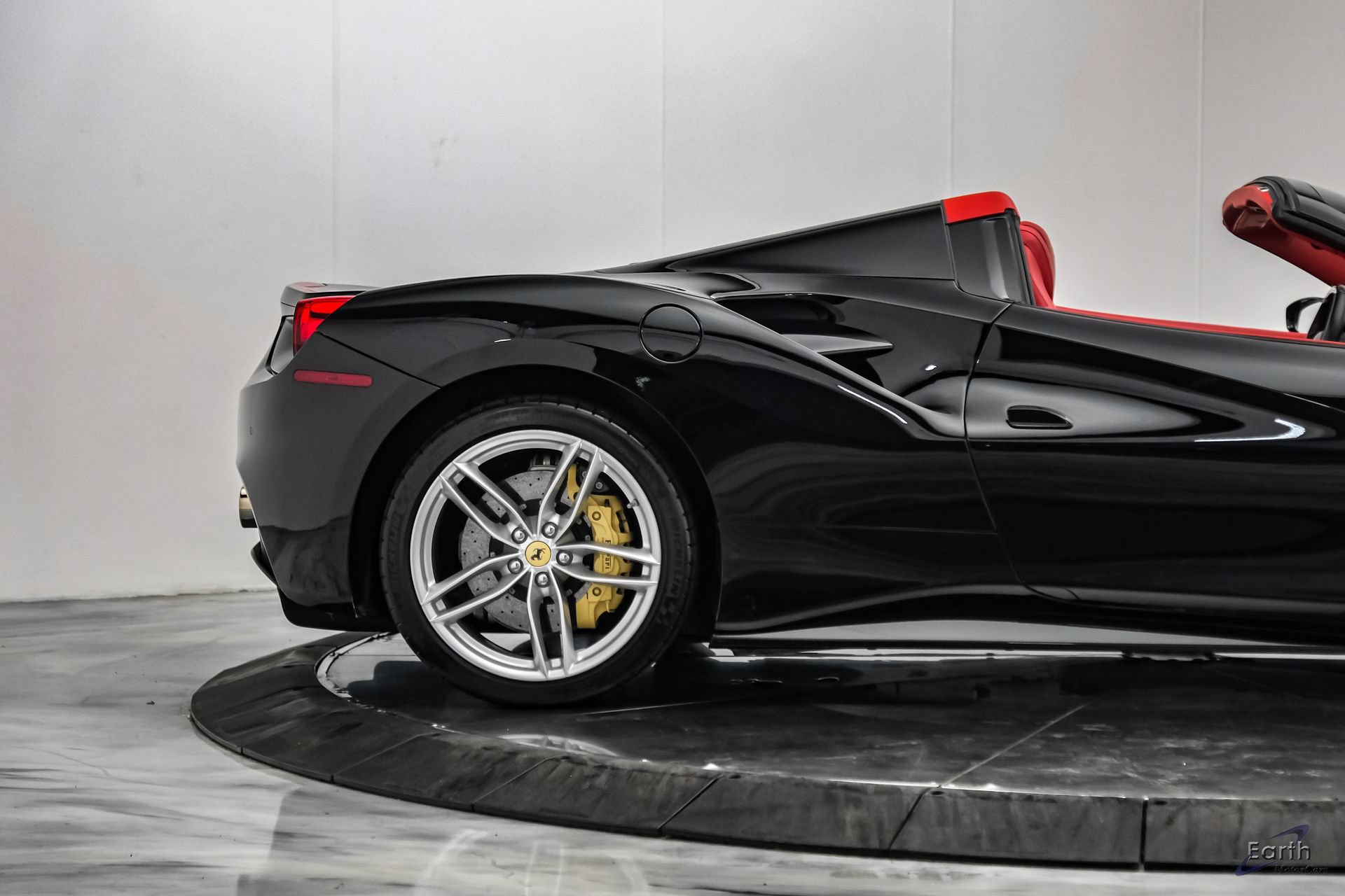 Used 2018 Ferrari 488 Spider RWD image 29