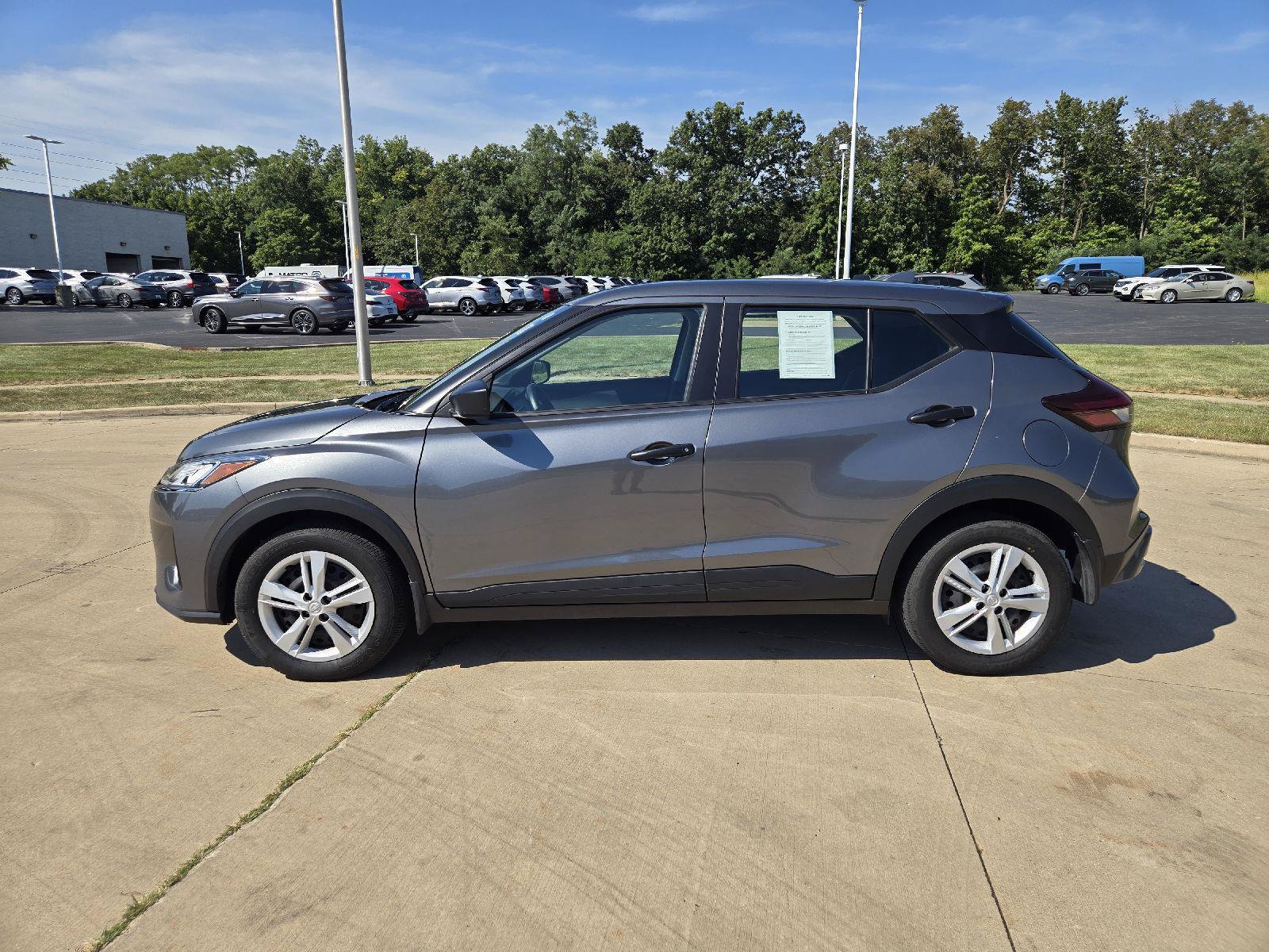 Used 2025 Nissan Kicks Play S FWD image 5