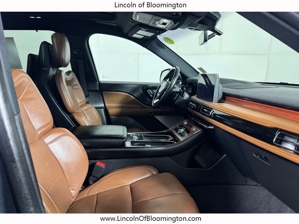 Used 2023 Lincoln Aviator Grand Touring w/ Equipment Group 301A AWD/4WD image 18