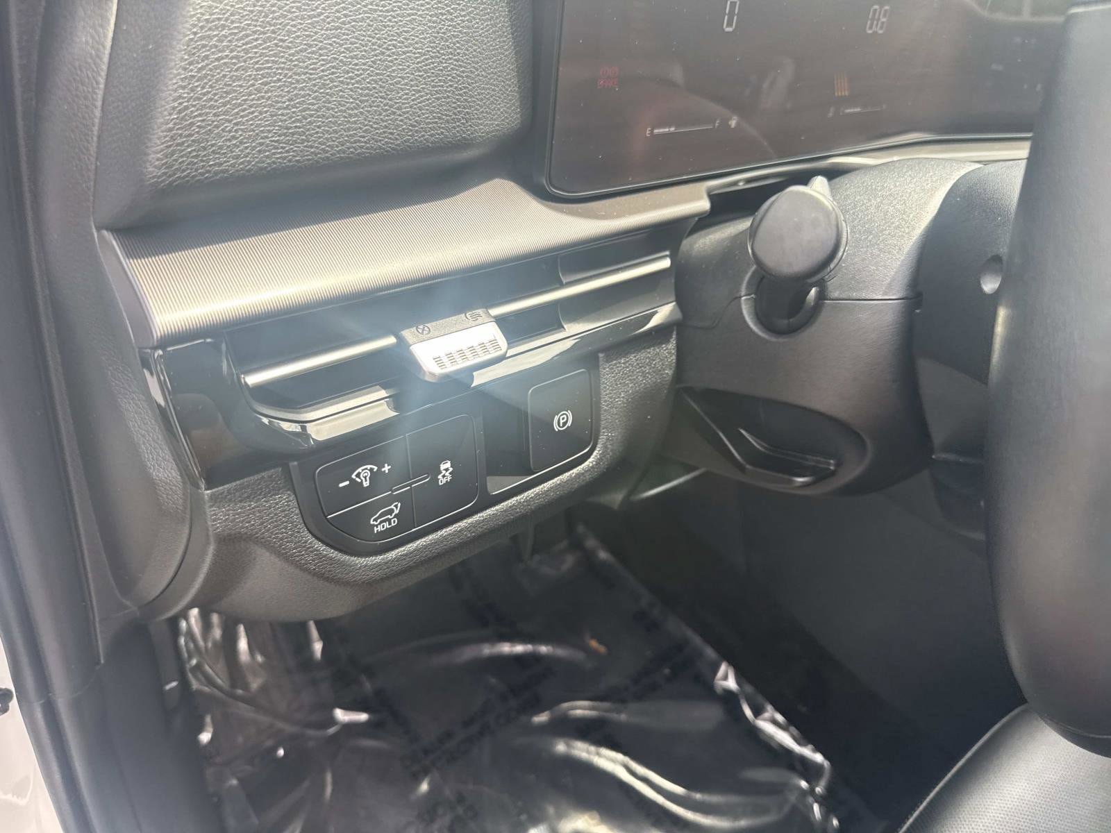 Used 2026 Kia Sportage EX FWD image 22
