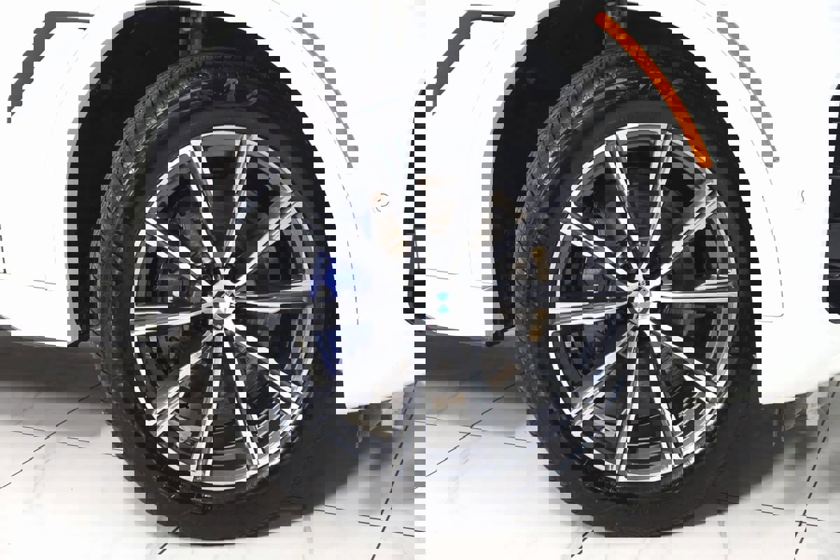 Used 2024 BMW X6 xDrive40i image 16