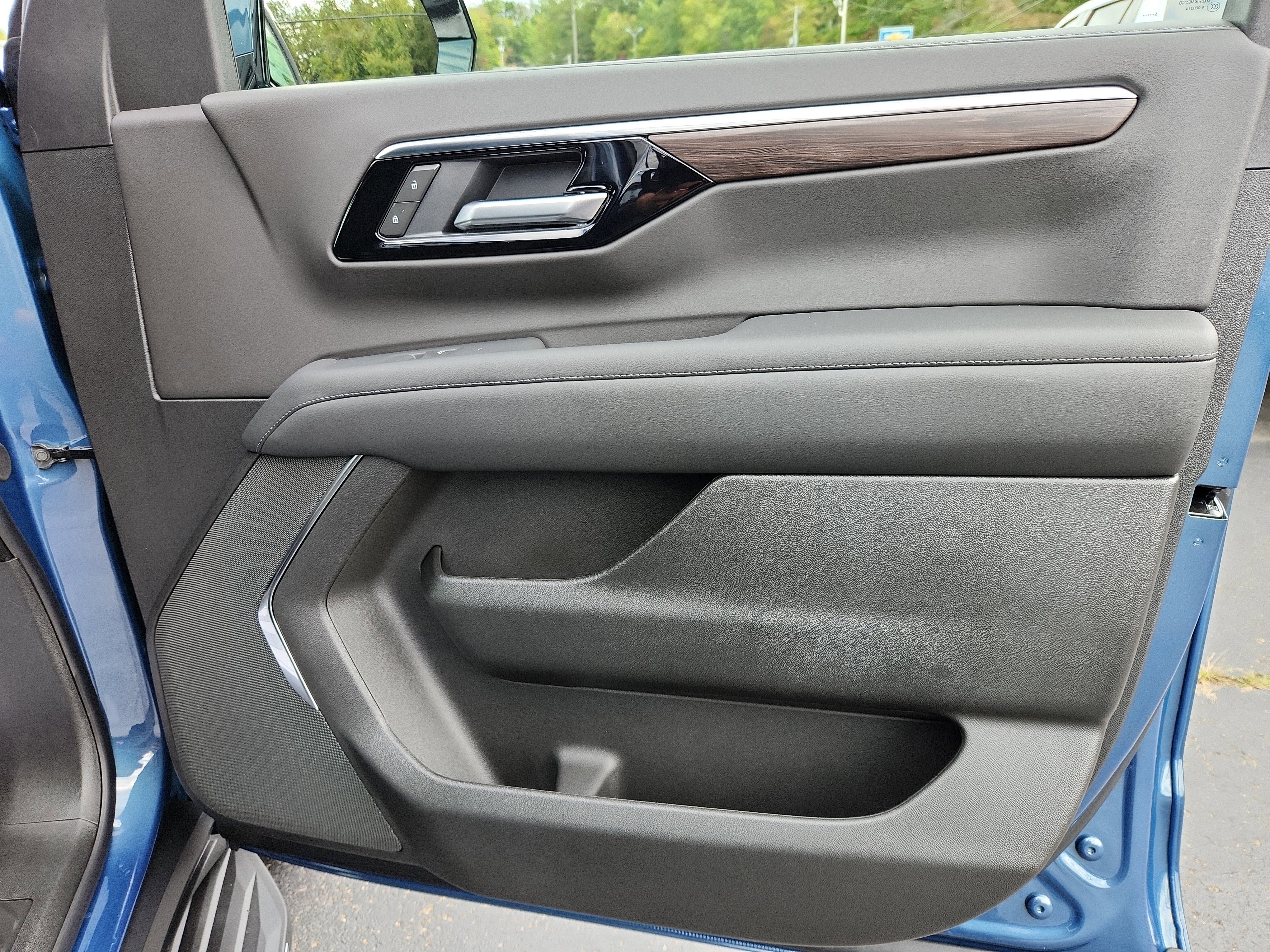 New 2026 Chevrolet Tahoe LS image 25