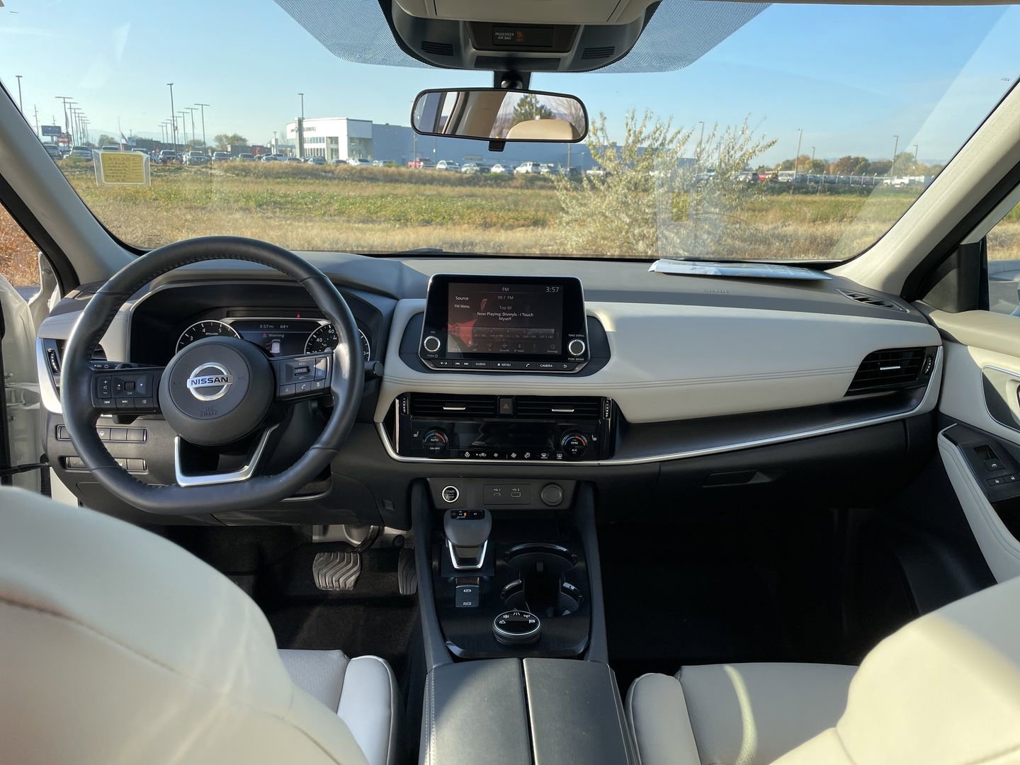 Used 2021 Nissan Rogue SV w/ Premium Package image 17