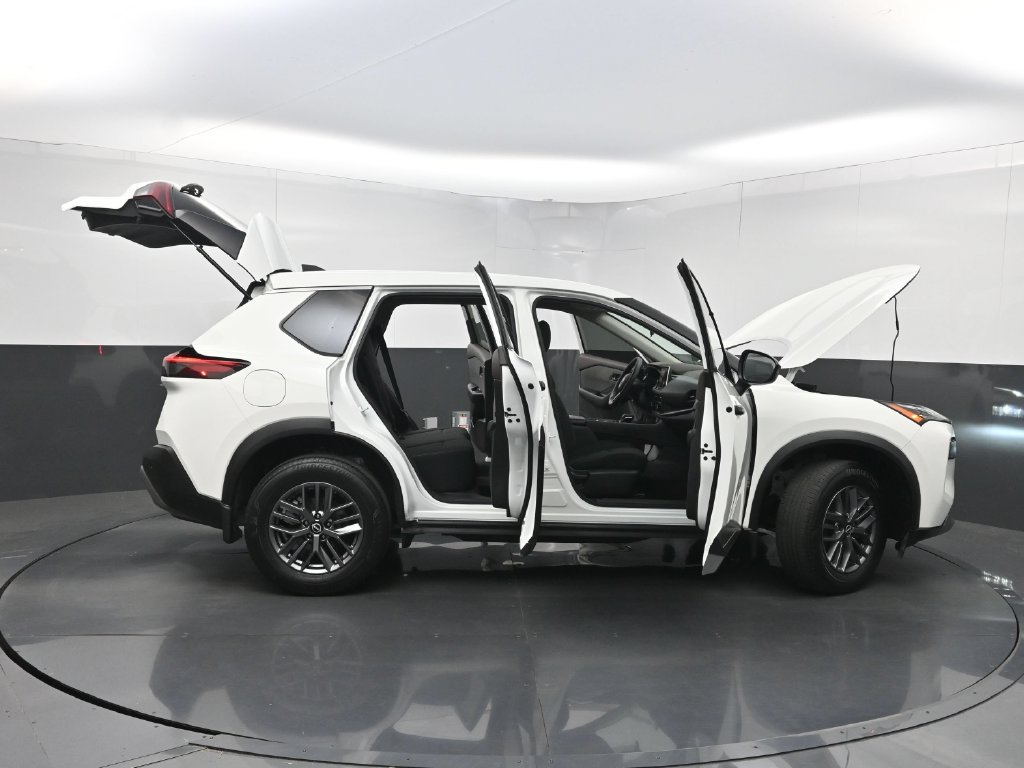 Used 2023 Nissan Rogue S FWD image 32
