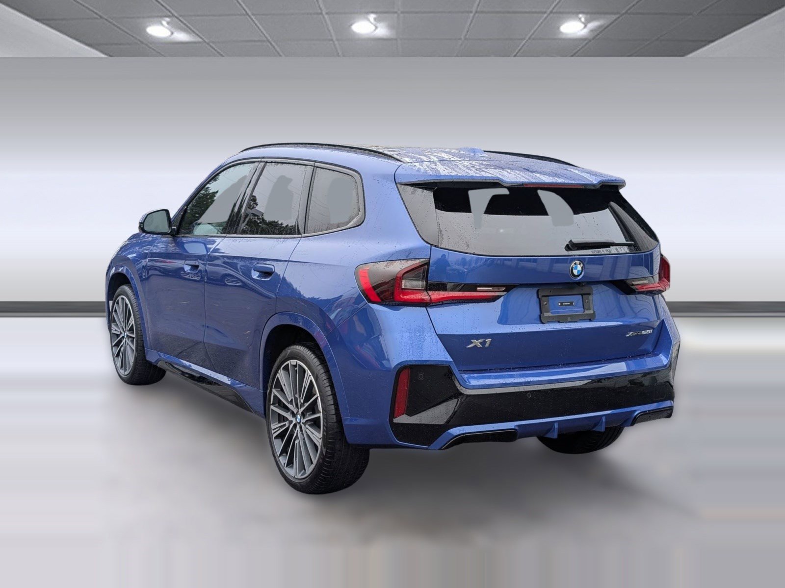 Used 2025 BMW X1 xDrive28i w/ Technology Package image 3