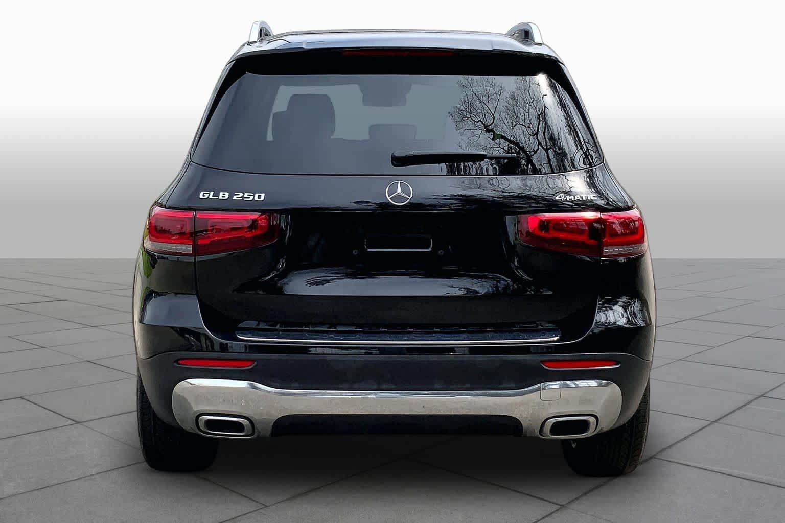 Used 2022 Mercedes-Benz GLB 250 4MATIC image 5