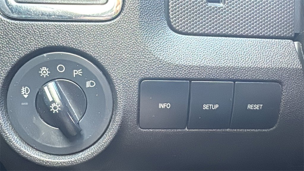 Used 2010 Ford Escape Limited image 16