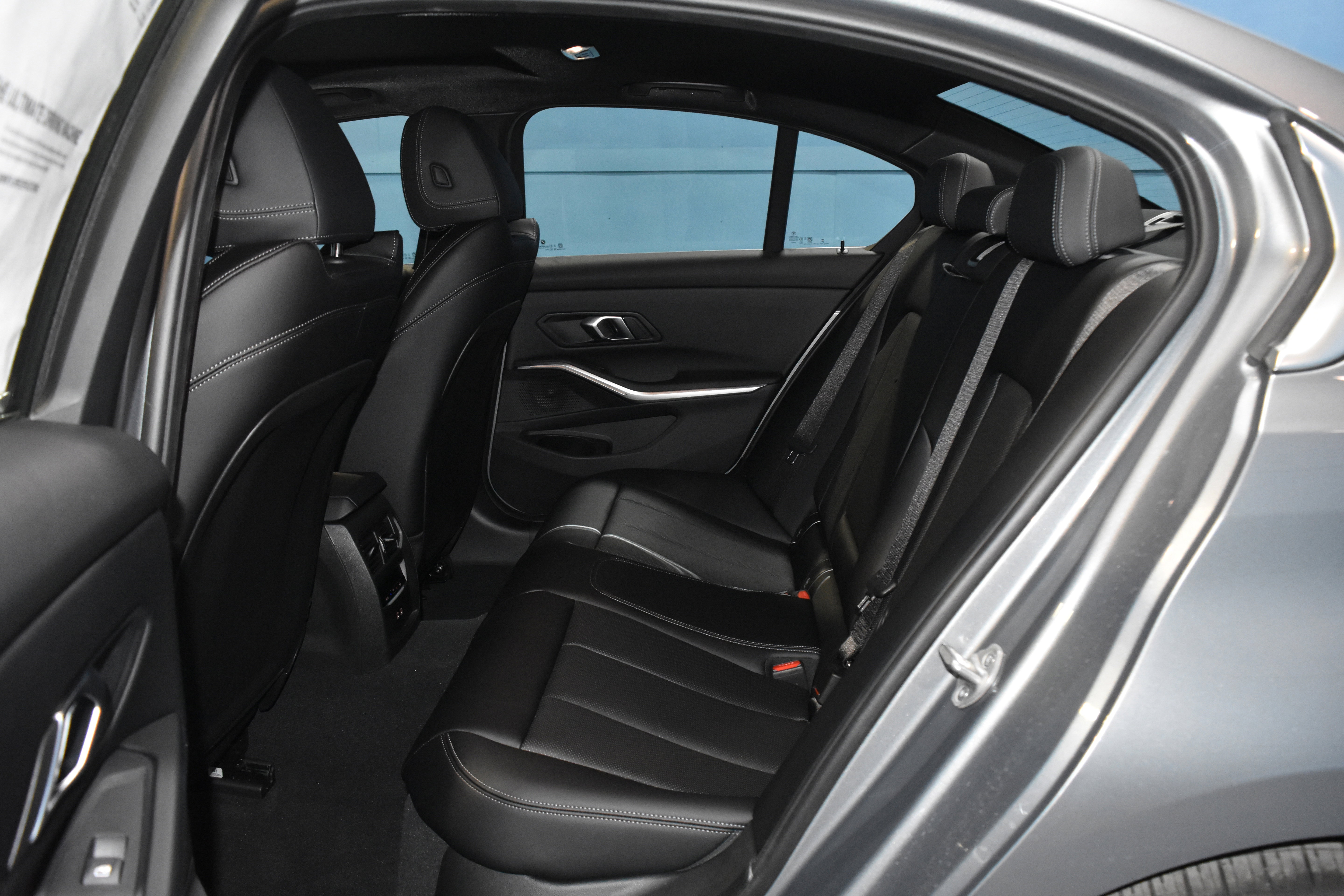 New 2026 BMW 330i xDrive Sedan w/ Premium Package image 18