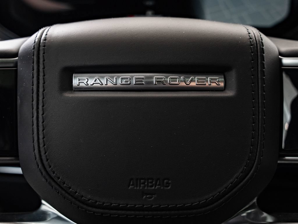 Used 2025 Land Rover Range Rover SE AWD/4WD image 32