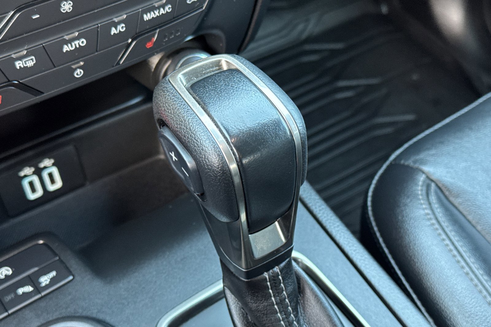 Used 2019 Ford Ranger Lariat w/ Equipment Group 501A Mid image 21