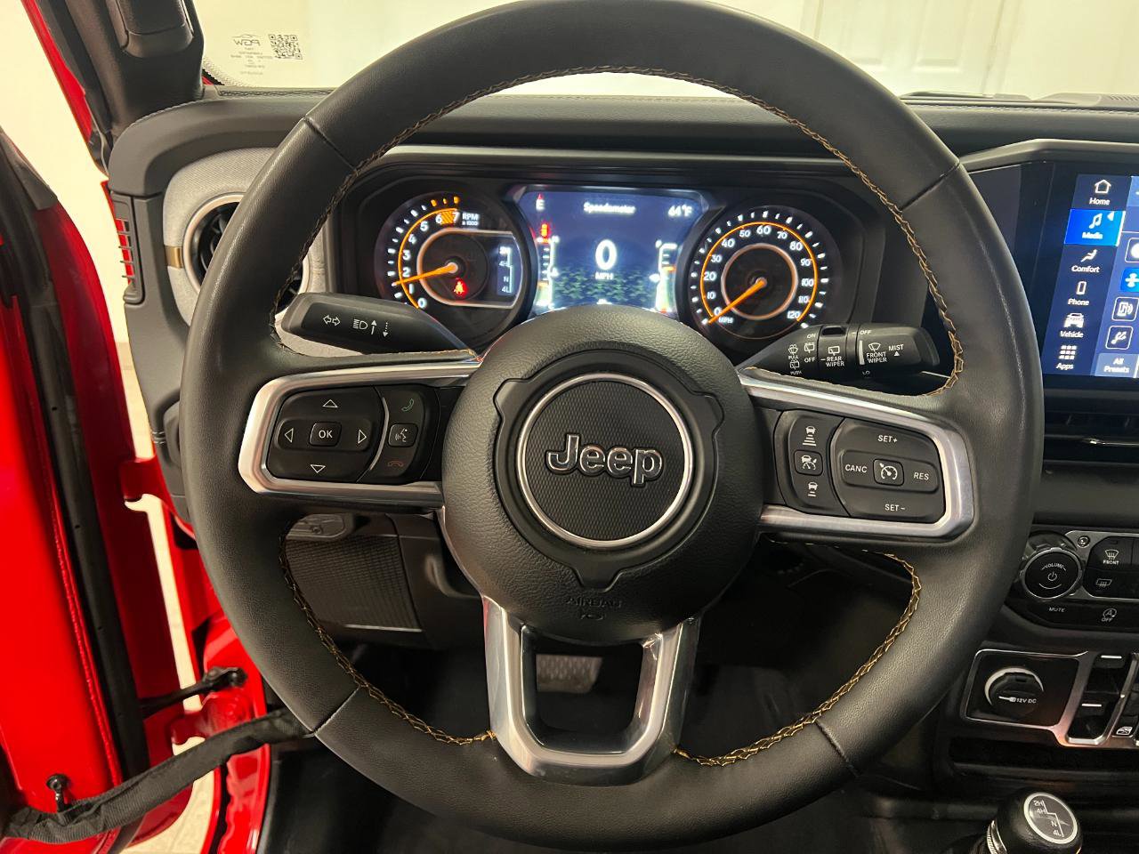 Used 2025 Jeep Wrangler Unlimited Sahara image 26