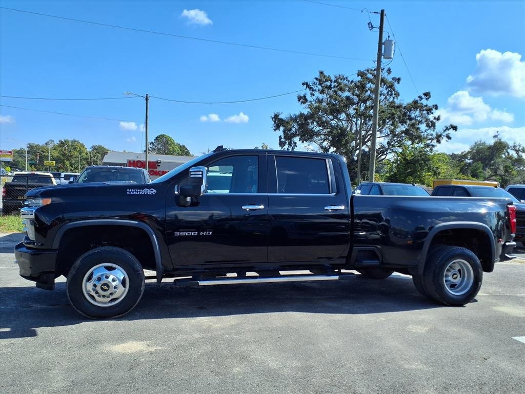 Used 2020 Chevrolet Silverado 3500 High Country w/ Snow Plow Prep/Camper Package image 4