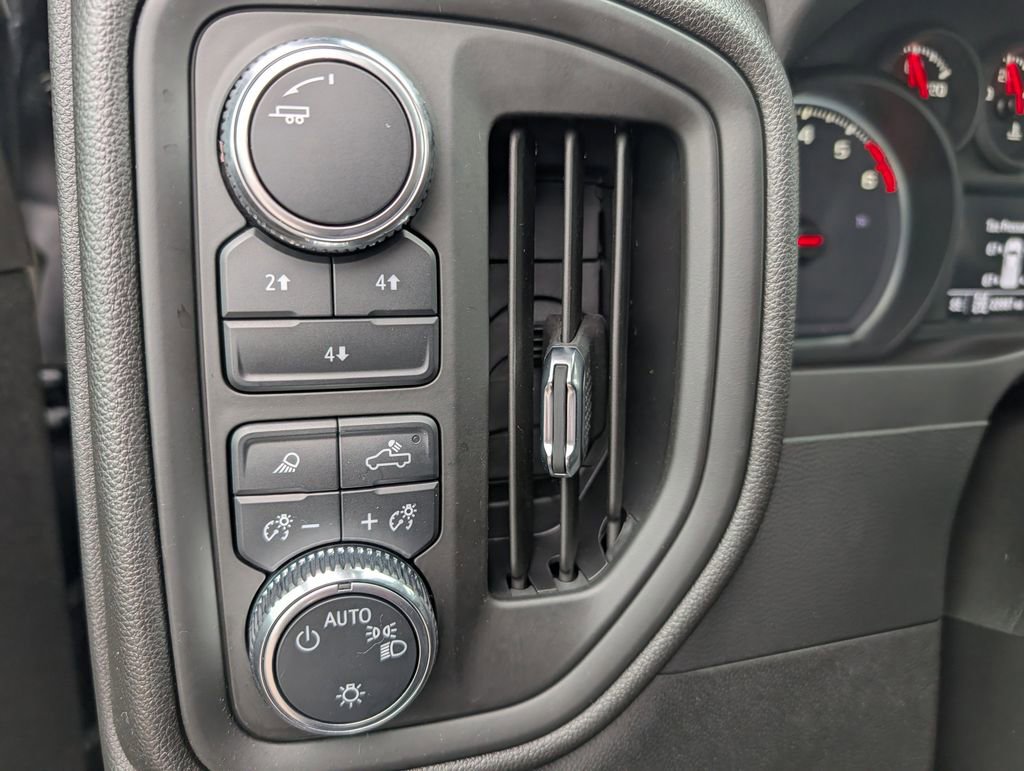 Used 2024 GMC Sierra 3500 Pro AWD/4WD image 25