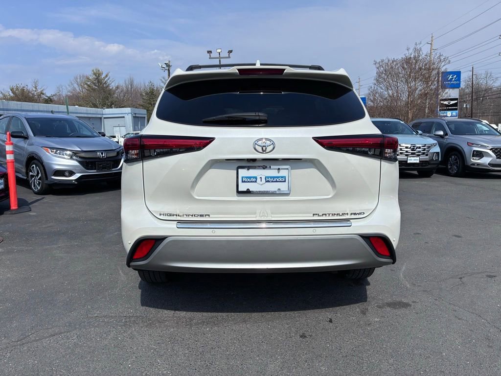 Used 2020 Toyota Highlander Platinum AWD/4WD image 7