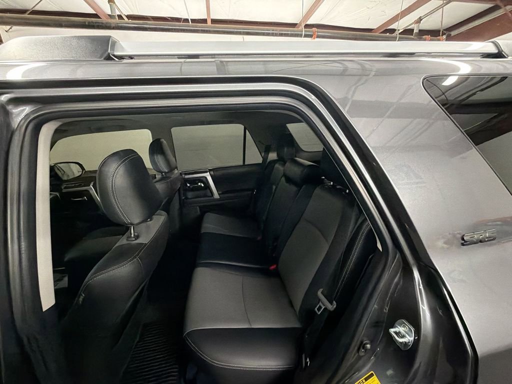Used 2022 Toyota 4Runner SR5 Premium w/ Moonroof Package AWD/4WD image 25