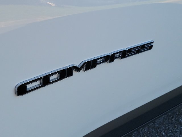 Used 2026 Jeep Compass Latitude AWD/4WD image 8
