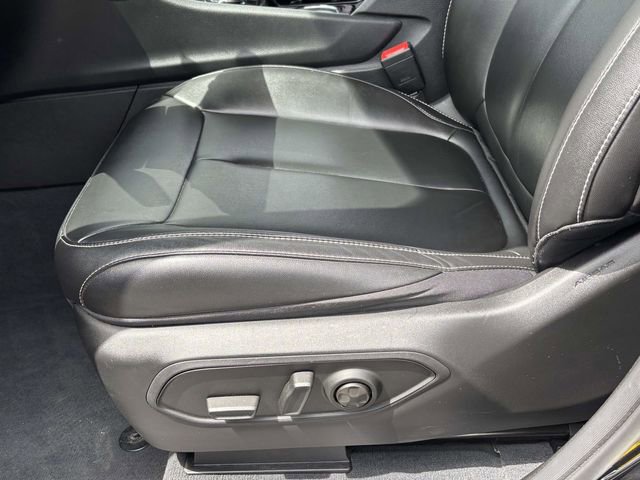 Used 2023 Jeep Grand Cherokee L Limited w/ Luxury Tech Group II AWD/4WD image 5