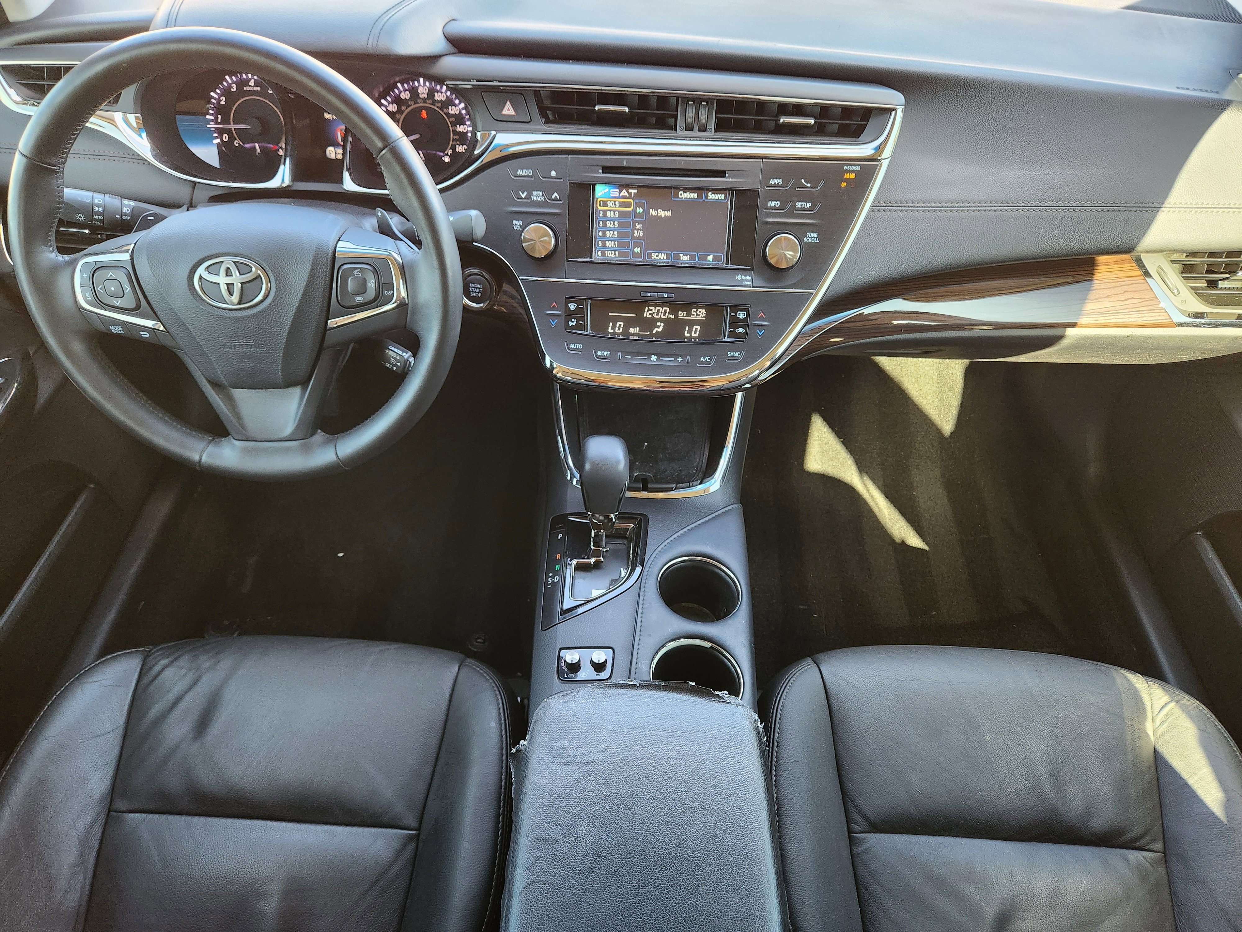 Used 2013 Toyota Avalon XLE image 26