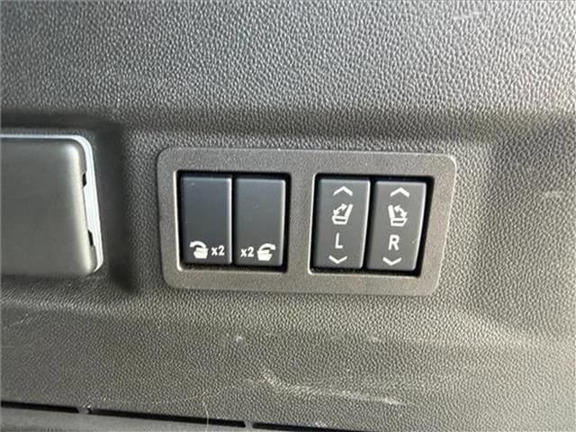 Used 2024 Chevrolet Tahoe Premier RWD image 43