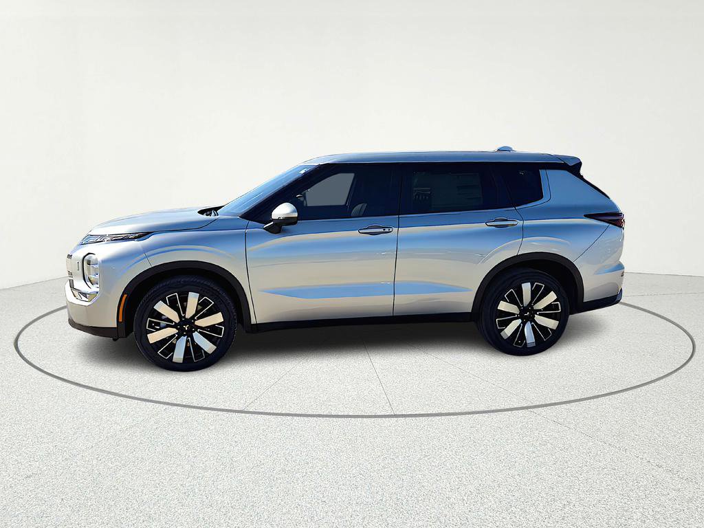 New 2026 Mitsubishi Outlander SE image 3