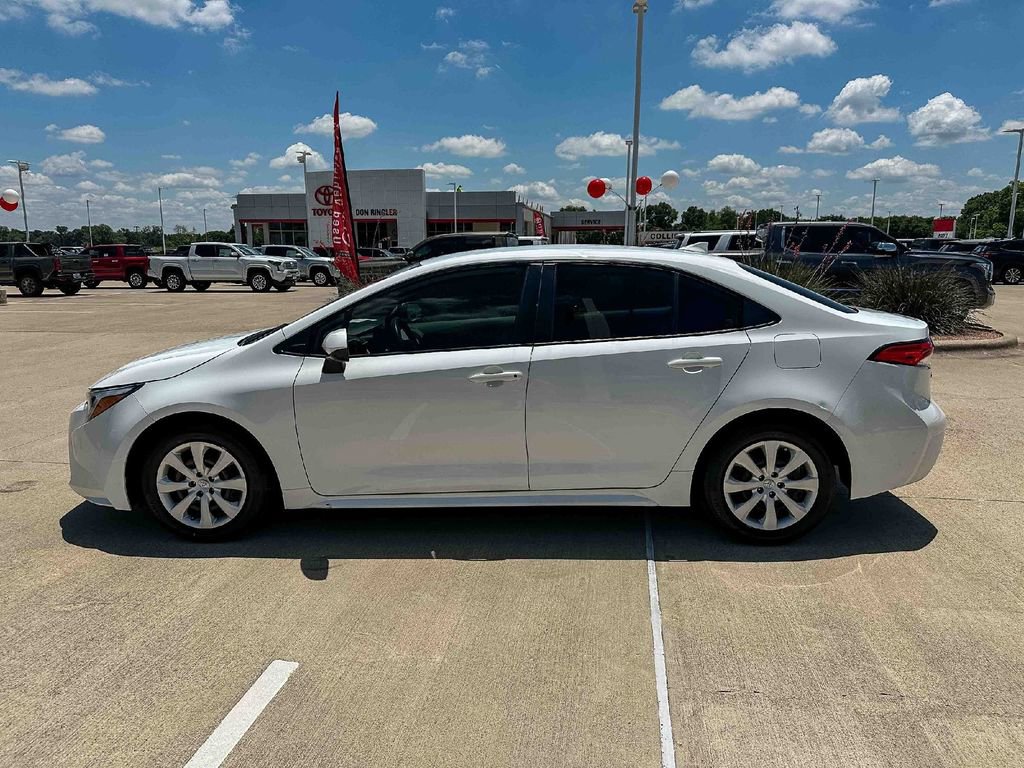 Used 2023 Toyota Corolla LE FWD image 6