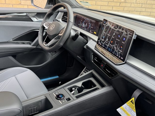 New 2026 Volkswagen Tiguan SE R-Line image 8