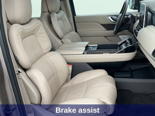 Used 2020 Lincoln Navigator Reserve w/ Luxury Package image 29