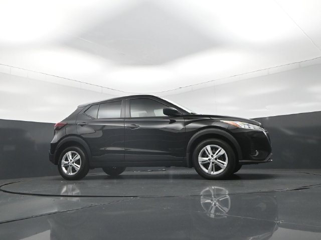 Certified 2025 Nissan Kicks Play S FWD image 34