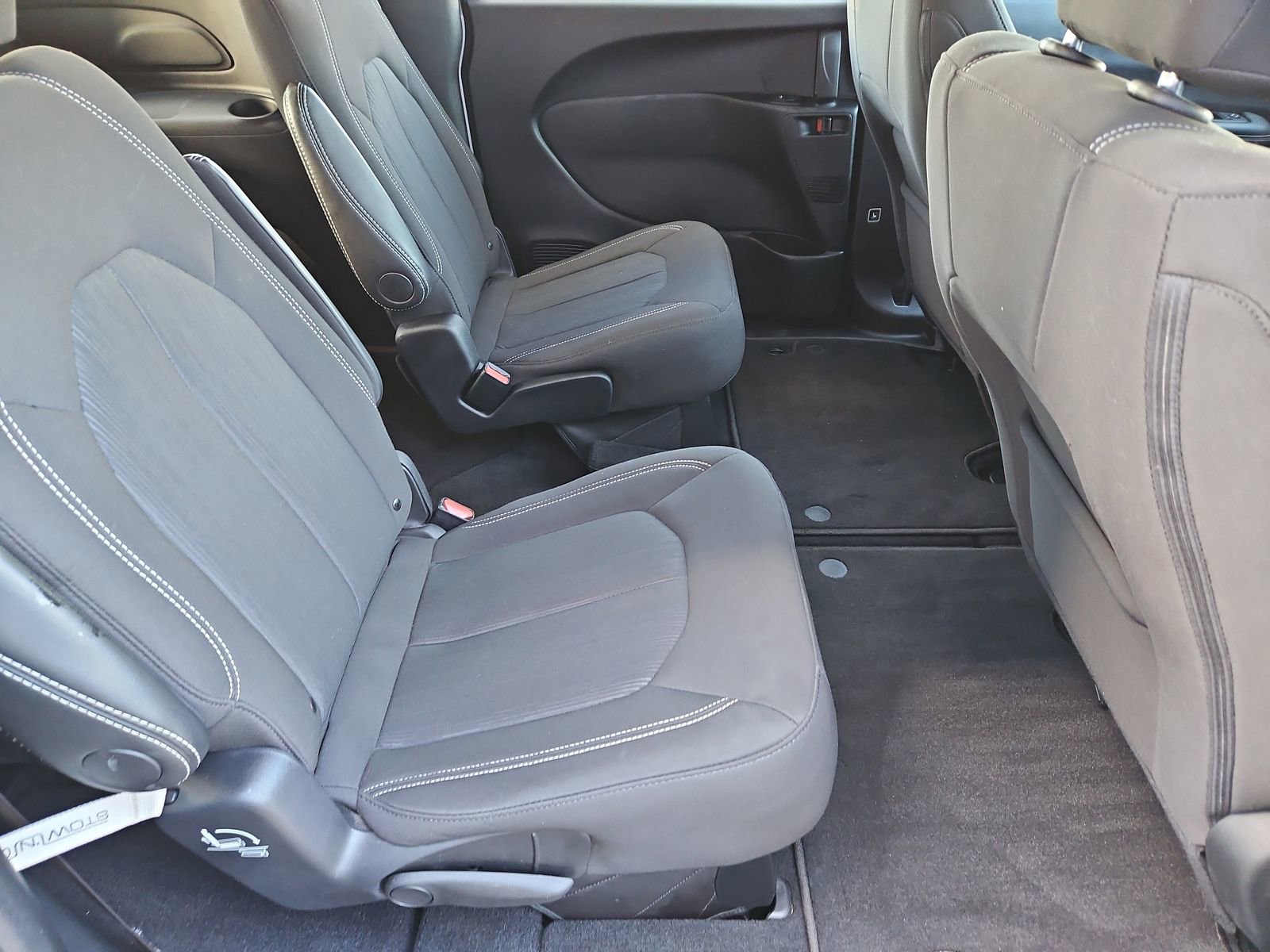 Used 2024 Chrysler Pacifica Touring image 20