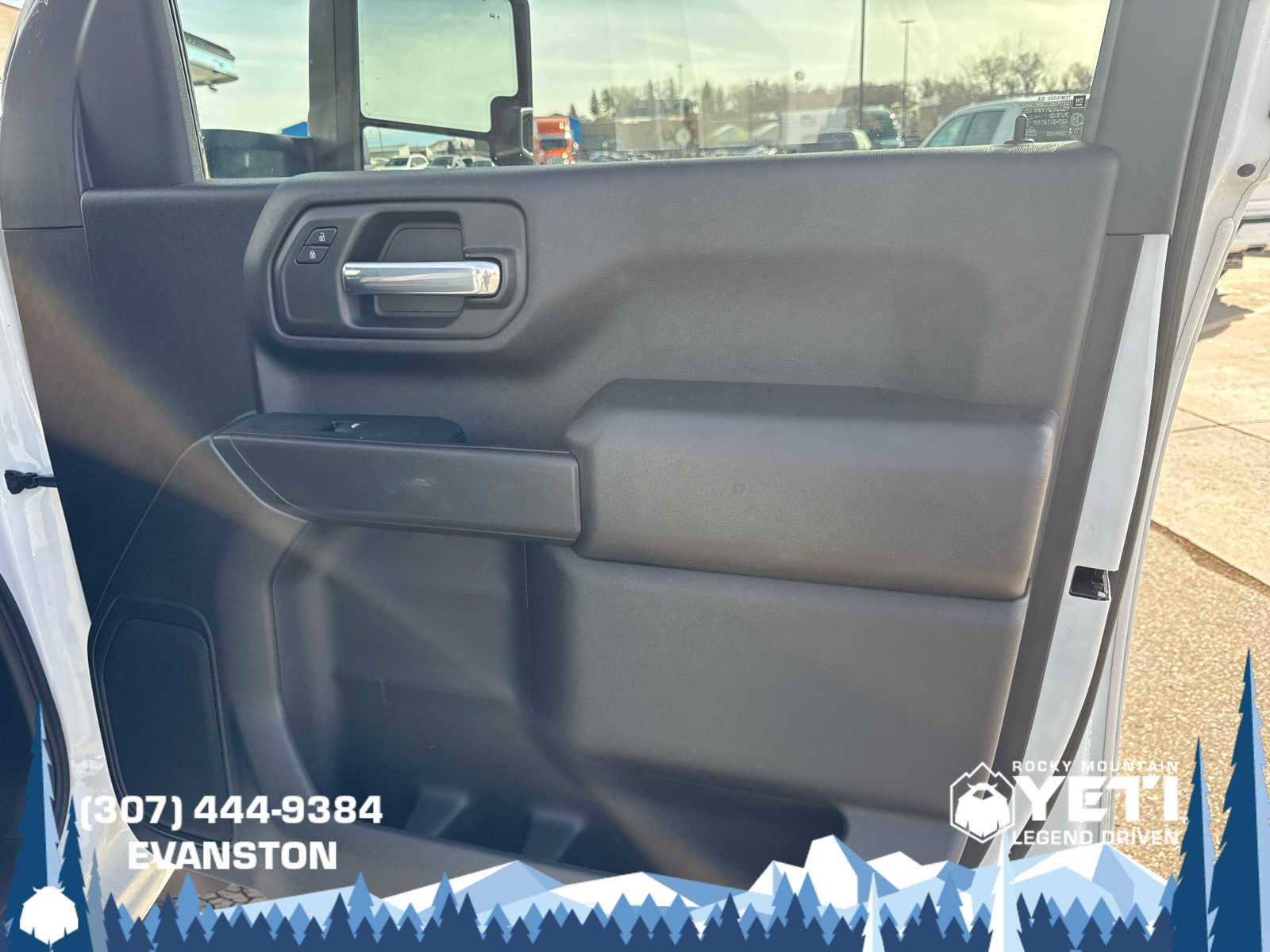 Used 2024 Chevrolet Silverado 2500 Custom w/ Custom Value Package image 13