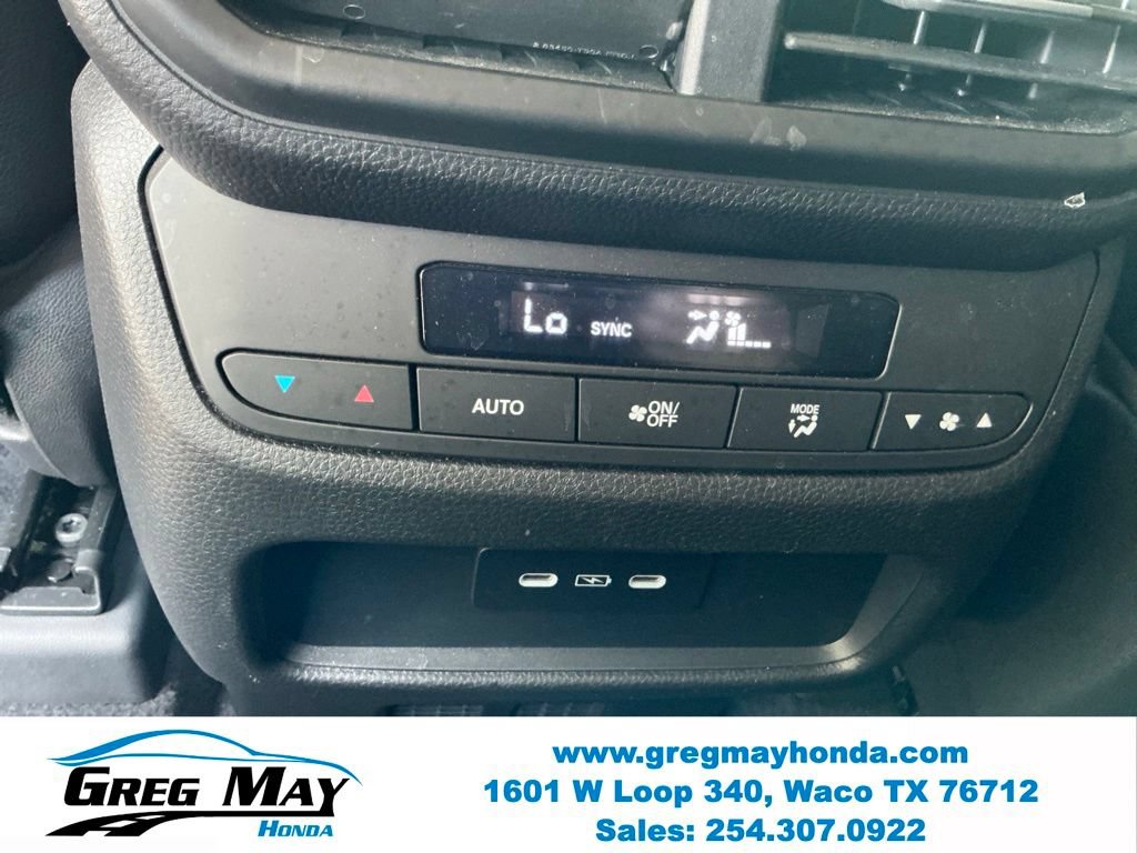 Used 2025 Honda Pilot Touring image 21