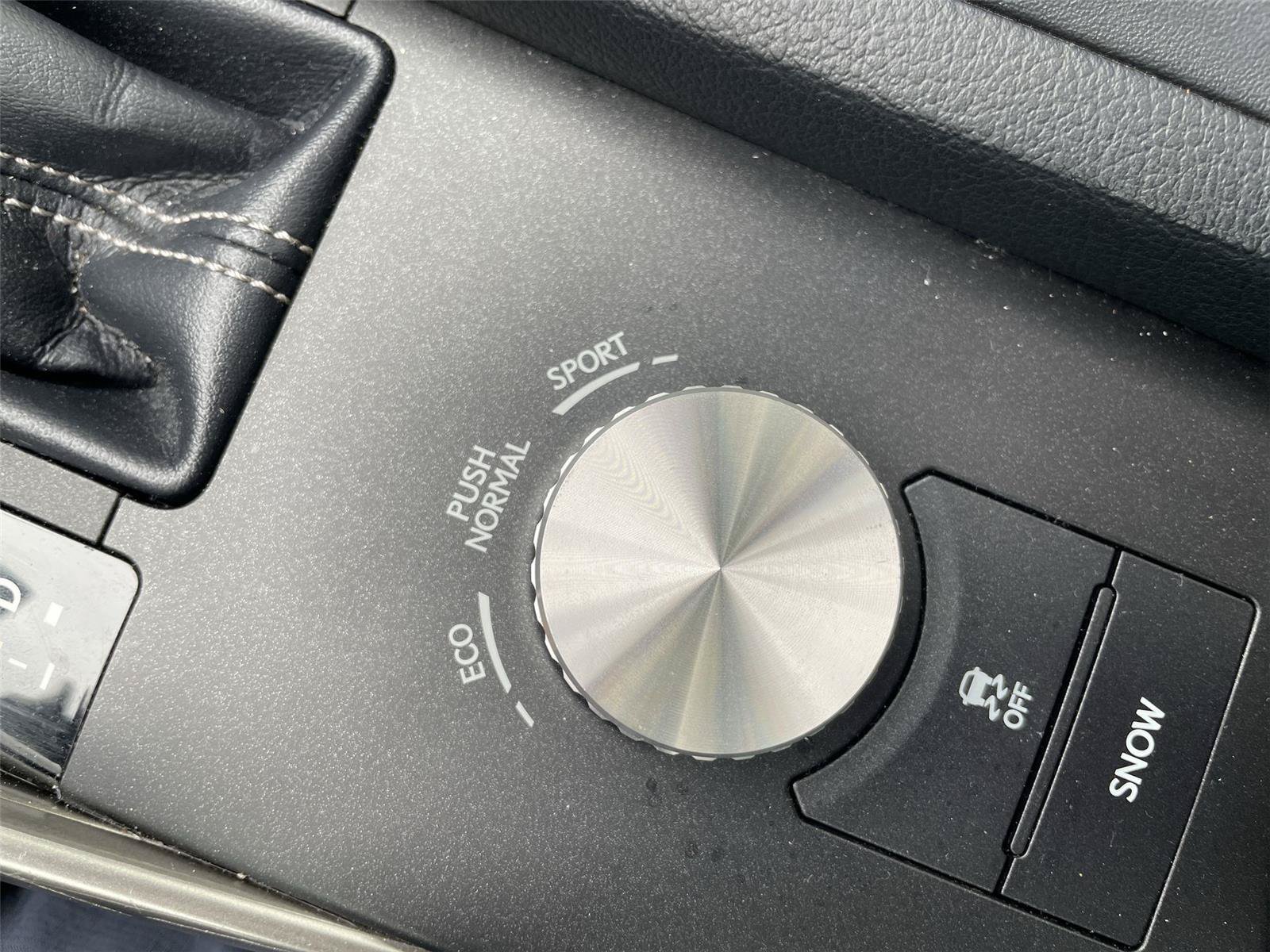 Used 2016 Lexus IS 300 AWD image 32