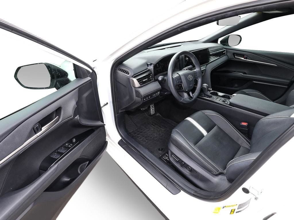 Used 2025 Toyota Camry SE image 10