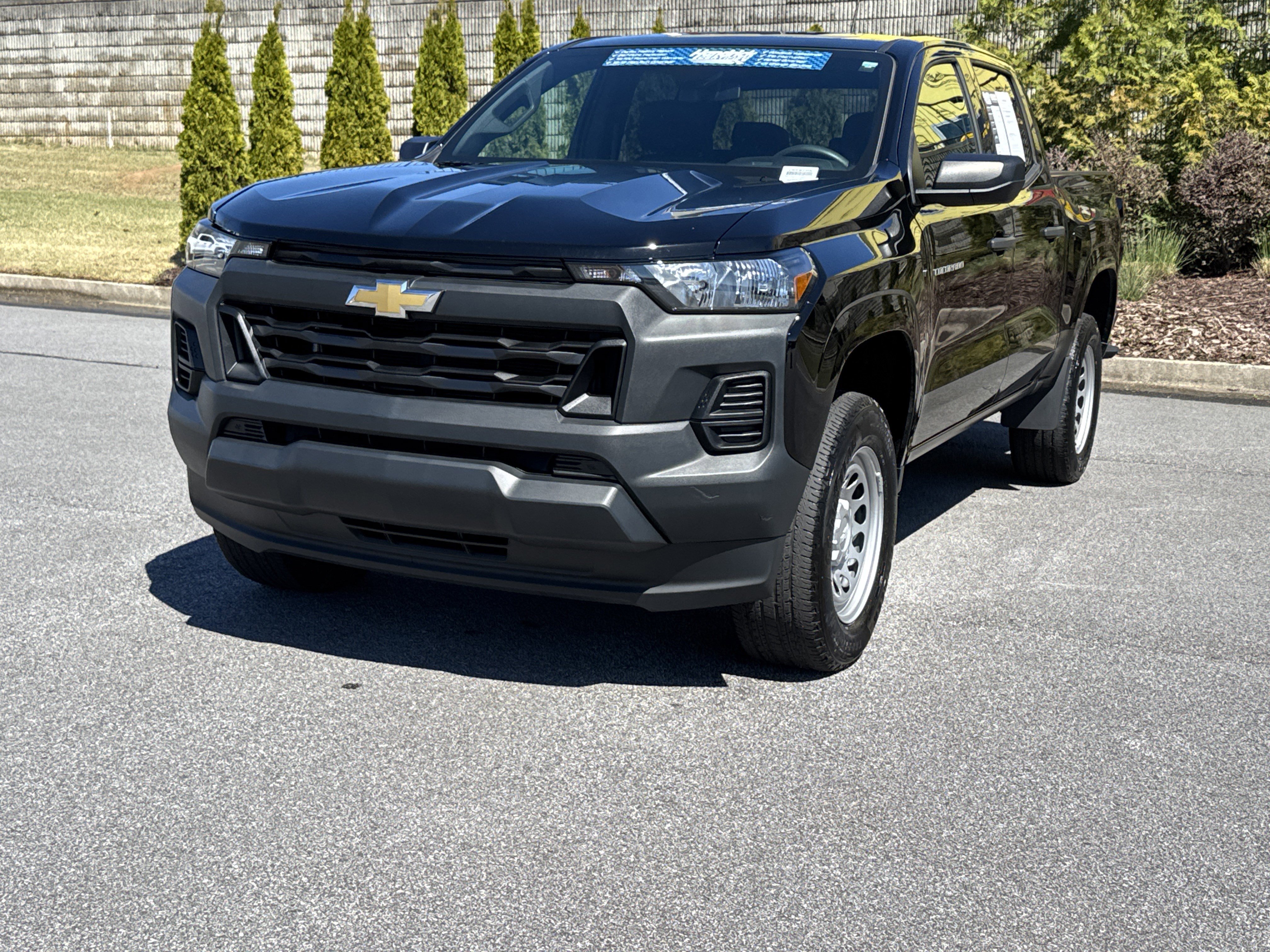 Used 2024 Chevrolet Colorado W/T image 5