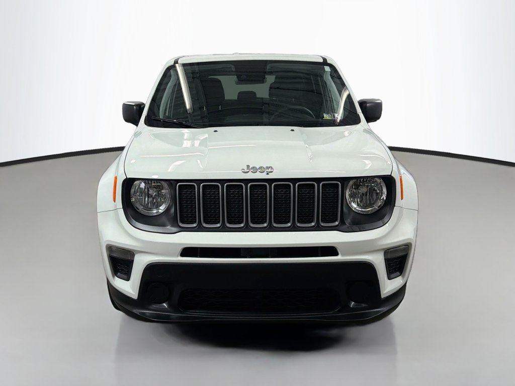 Used 2023 Jeep Renegade Latitude AWD/4WD image 2