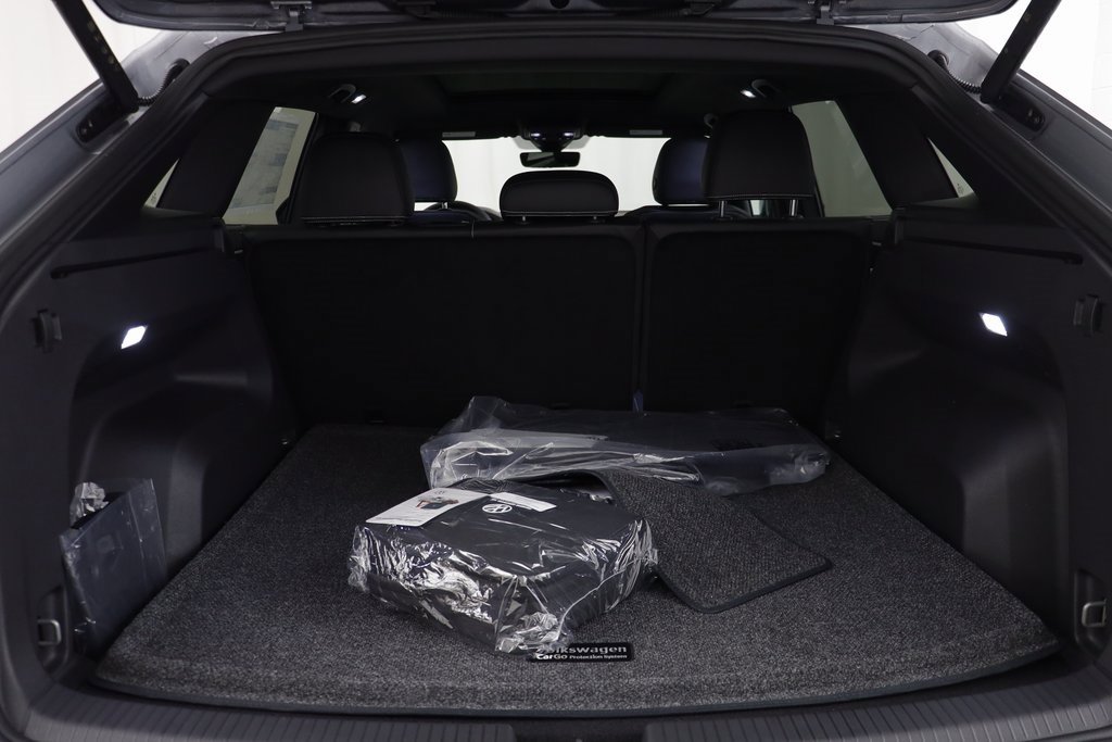 New 2026 Volkswagen Atlas Cross Sport SEL R-Line image 17