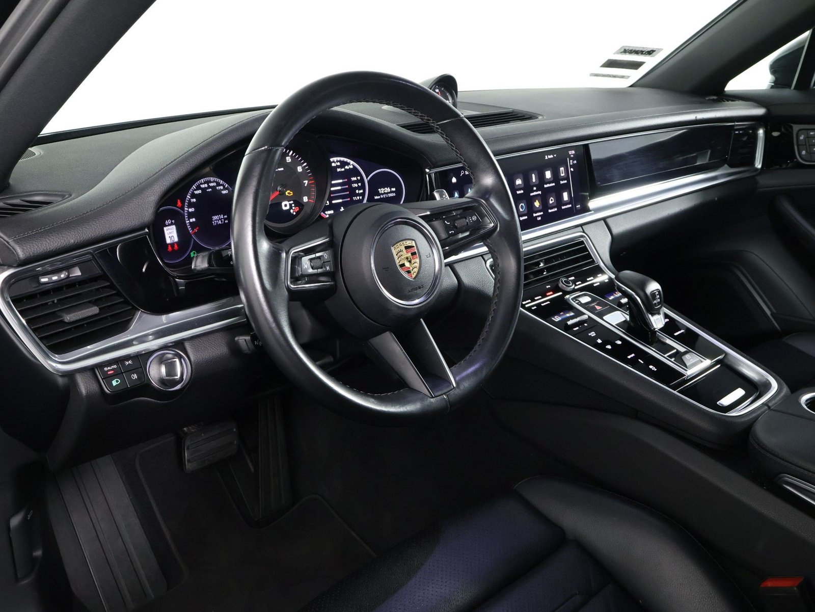 Certified 2023 Porsche Panamera RWD image 5