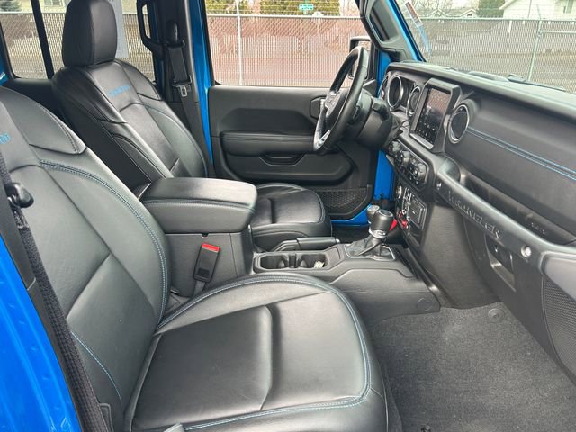 Used 2023 Jeep Wrangler Unlimited Rubicon 4xe w/ Cold Weather Group AWD/4WD image 34