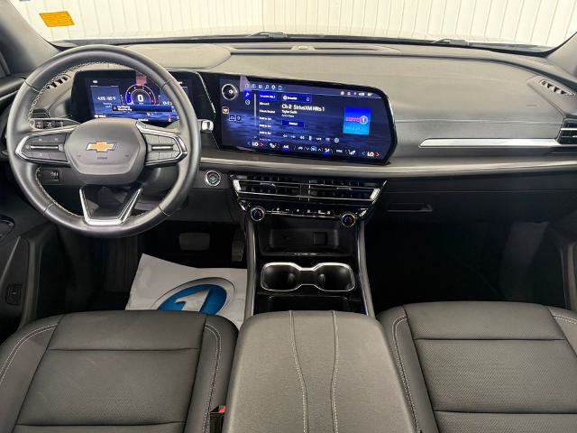 Used 2026 Chevrolet Traverse LT FWD image 3